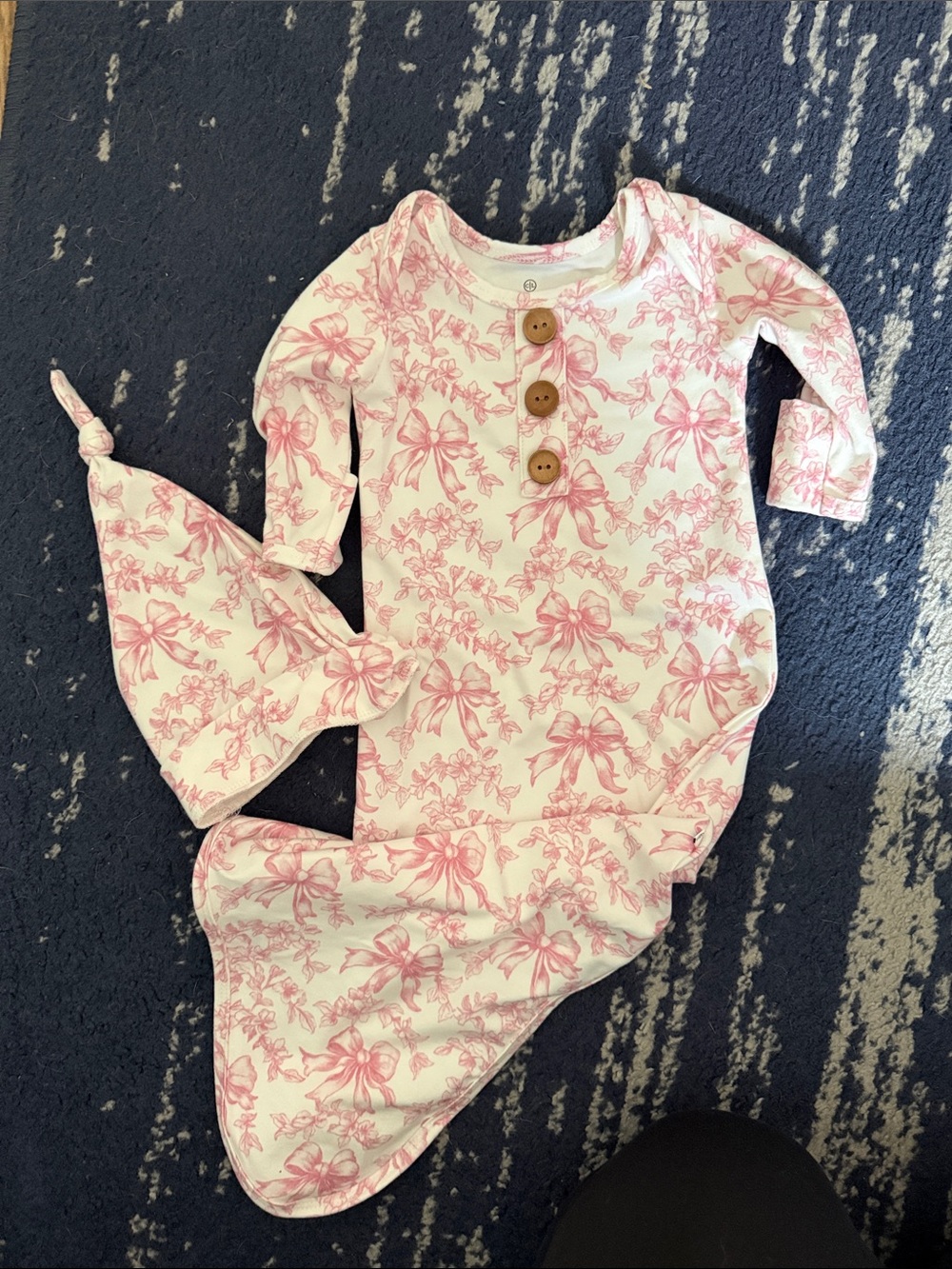 Caden Lane - Fancy Frills- Pink Bow-Print Gown-Hat Set. Washed but never worn.